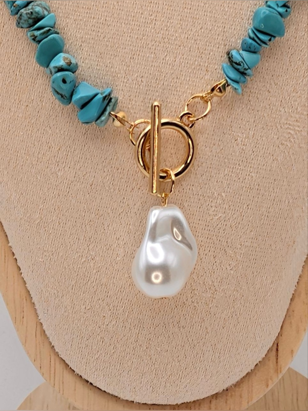 NWT Turquoise Choker Necklace
Baroque Freshwater Pearl Pendant 18K Gold Plated - Picture 4 of 10
